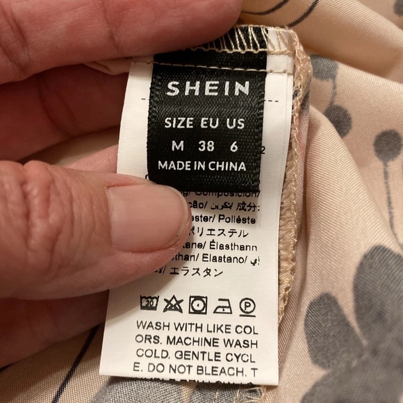 SHEIN Cream Floral Blouse with White Lace Sleeves - Picture 3 of 14